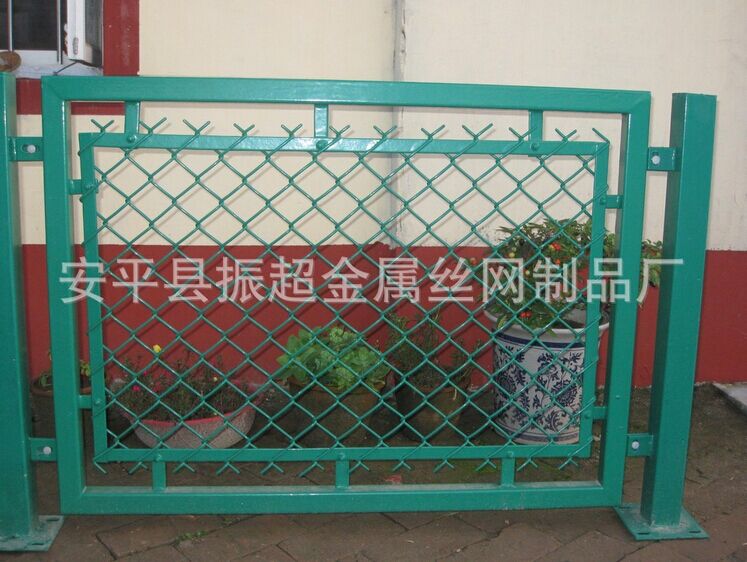 勾花護(hù)欄網(wǎng) 防護(hù)網(wǎng) 隔離網(wǎng)-www.tigii.cn