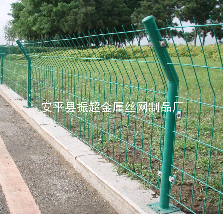 隔離鐵絲網-www.tigii.cn